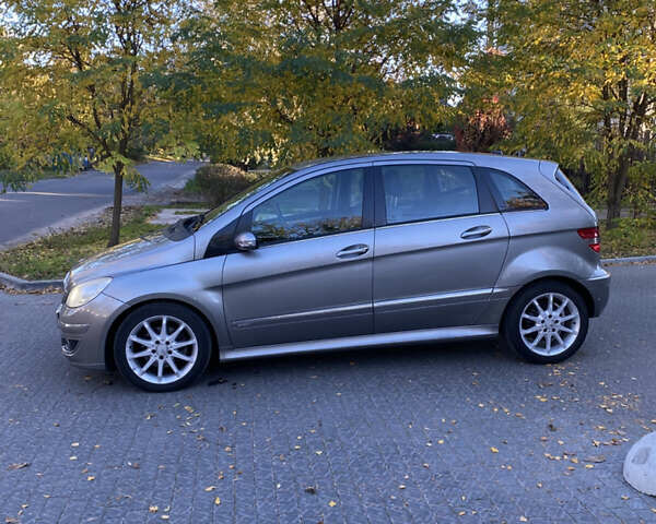 Серый Мерседес Б-класс, объемом двигателя 1.99 л и пробегом 197 тыс. км за 6500 $, фото 5 на Automoto.ua