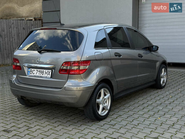Серый Мерседес Б-класс, объемом двигателя 2 л и пробегом 267 тыс. км за 6600 $, фото 4 на Automoto.ua