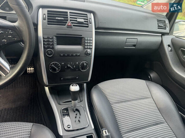 Сірий Мерседес Б-клас, об'ємом двигуна 2 л та пробігом 210 тис. км за 6200 $, фото 12 на Automoto.ua