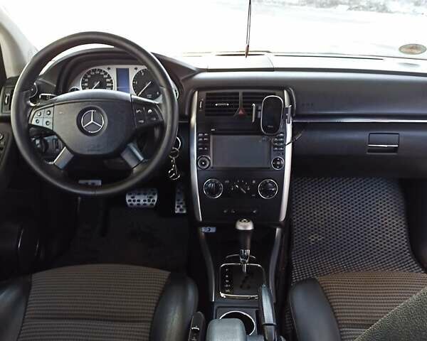 Серый Мерседес Б-класс, объемом двигателя 2 л и пробегом 245 тыс. км за 6700 $, фото 1 на Automoto.ua