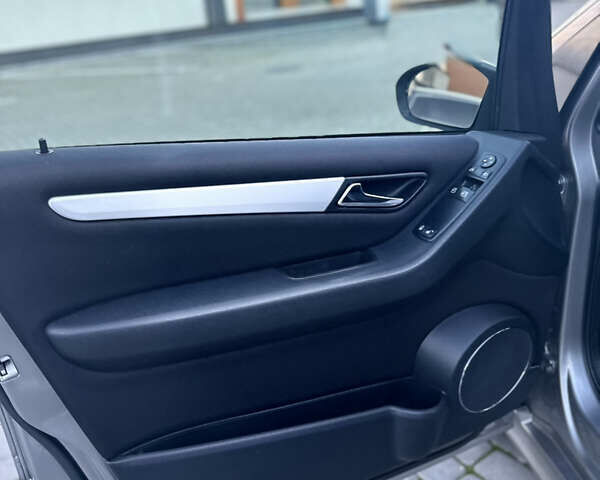 Сірий Мерседес Б-клас, об'ємом двигуна 2.04 л та пробігом 262 тис. км за 6500 $, фото 12 на Automoto.ua