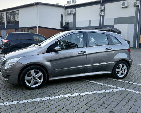 Сірий Мерседес Б-клас, об'ємом двигуна 2.04 л та пробігом 262 тис. км за 6500 $, фото 1 на Automoto.ua