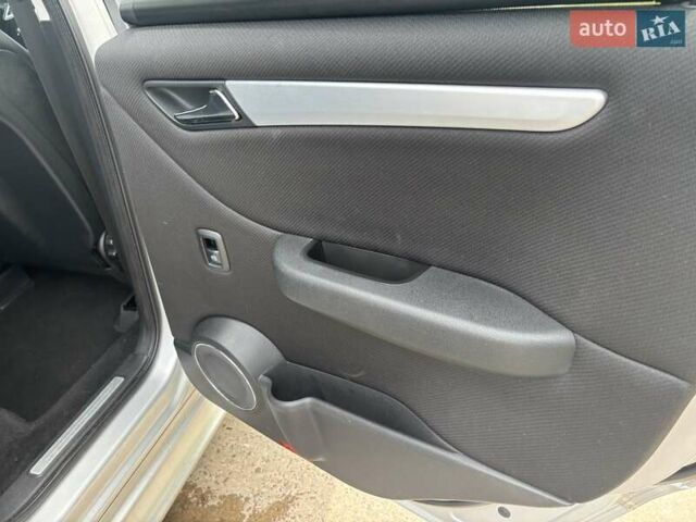 Мерседес Б-класс 2007 в Нововолынск на Automoto.ua Серый Мерседес Б-класс, объемом двигателя 2 л и пробегом 219 тыс. км за 7900 $, фото 10 на Automoto.ua