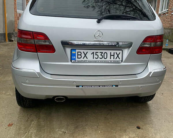 Серый Мерседес Б-класс, объемом двигателя 2 л и пробегом 306 тыс. км за 6200 $, фото 4 на Automoto.ua