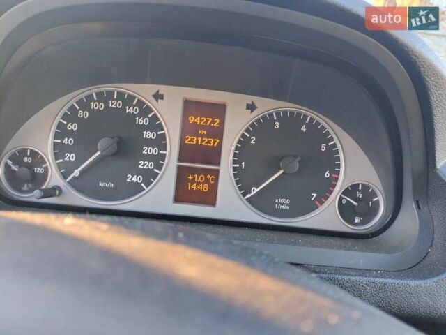 Серый Мерседес Б-класс, объемом двигателя 1.7 л и пробегом 231 тыс. км за 6500 $, фото 8 на Automoto.ua