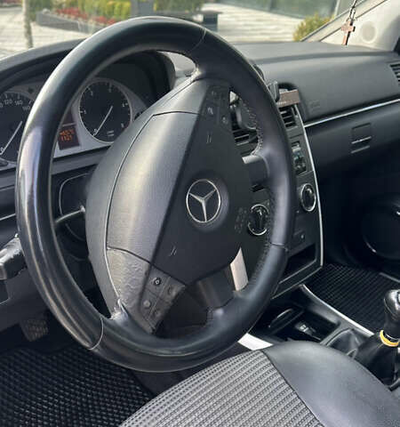 Серый Мерседес Б-класс, объемом двигателя 2 л и пробегом 273 тыс. км за 5500 $, фото 22 на Automoto.ua