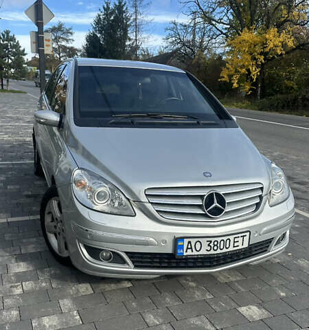 Серый Мерседес Б-класс, объемом двигателя 2 л и пробегом 273 тыс. км за 5500 $, фото 2 на Automoto.ua