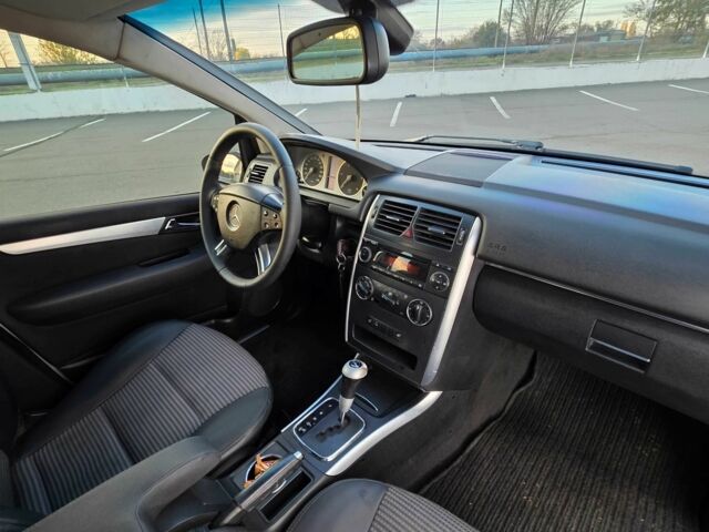 Сірий Мерседес Б-клас, об'ємом двигуна 1.6 л та пробігом 390 тис. км за 5900 $, фото 12 на Automoto.ua