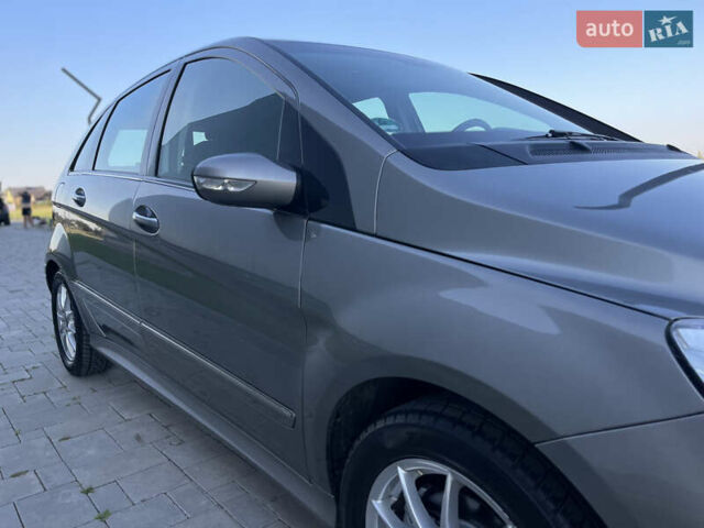 Сірий Мерседес Б-клас, об'ємом двигуна 1.7 л та пробігом 235 тис. км за 6950 $, фото 17 на Automoto.ua