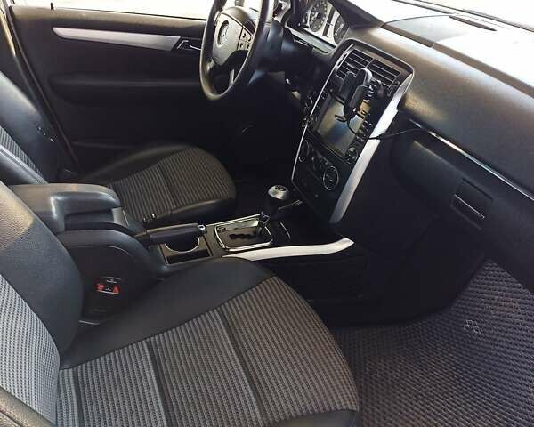 Серый Мерседес Б-класс, объемом двигателя 2 л и пробегом 245 тыс. км за 6700 $, фото 10 на Automoto.ua