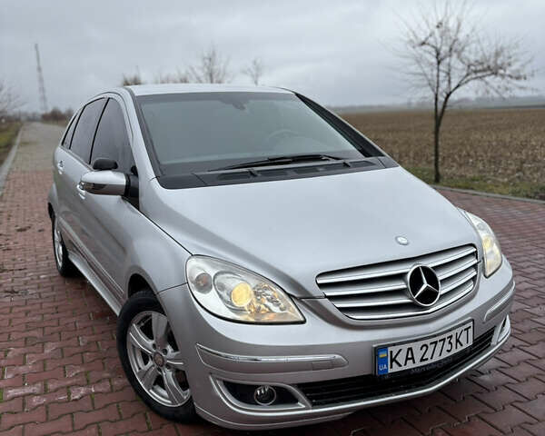 Серый Мерседес Б-класс, объемом двигателя 1.7 л и пробегом 272 тыс. км за 5700 $, фото 1 на Automoto.ua