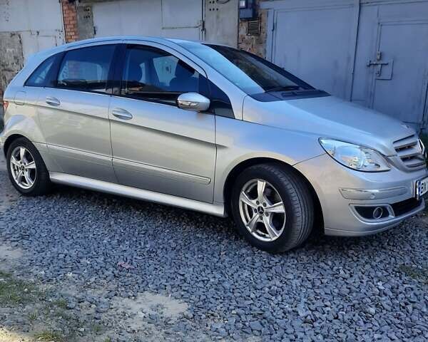 Сірий Мерседес Б-клас, об'ємом двигуна 2 л та пробігом 195 тис. км за 8750 $, фото 1 на Automoto.ua
