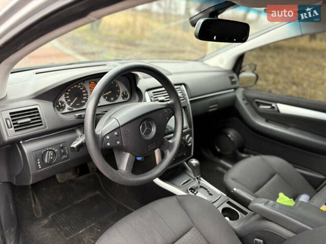 Серый Мерседес Б-класс, объемом двигателя 1.7 л и пробегом 272 тыс. км за 5700 $, фото 7 на Automoto.ua