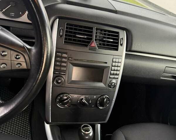 Серый Мерседес Б-класс, объемом двигателя 1.99 л и пробегом 247 тыс. км за 6500 $, фото 11 на Automoto.ua