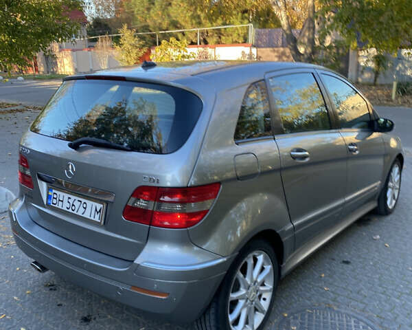 Серый Мерседес Б-класс, объемом двигателя 1.99 л и пробегом 197 тыс. км за 6500 $, фото 4 на Automoto.ua