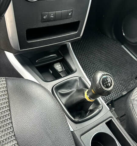 Серый Мерседес Б-класс, объемом двигателя 2 л и пробегом 273 тыс. км за 5500 $, фото 14 на Automoto.ua