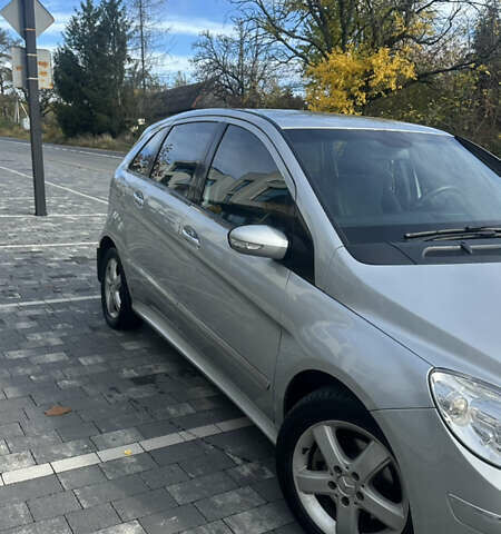 Серый Мерседес Б-класс, объемом двигателя 2 л и пробегом 273 тыс. км за 5500 $, фото 6 на Automoto.ua