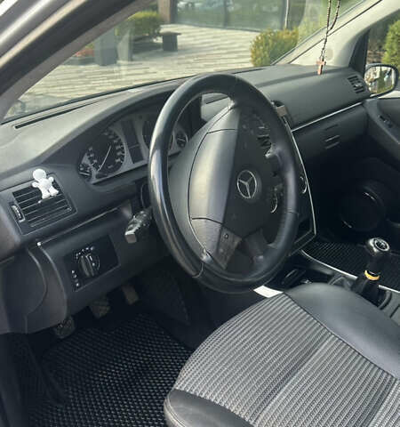 Серый Мерседес Б-класс, объемом двигателя 2 л и пробегом 273 тыс. км за 5500 $, фото 18 на Automoto.ua