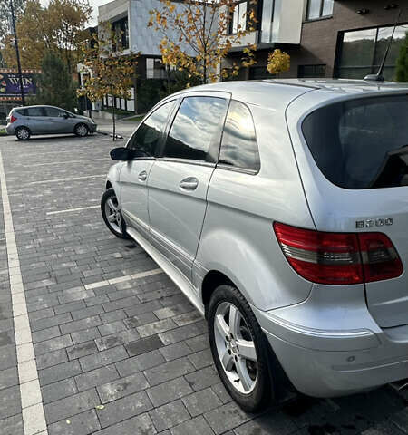 Серый Мерседес Б-класс, объемом двигателя 2 л и пробегом 273 тыс. км за 5500 $, фото 5 на Automoto.ua