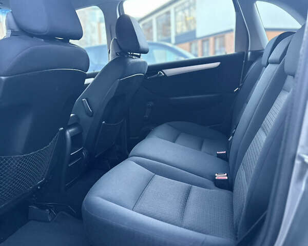 Сірий Мерседес Б-клас, об'ємом двигуна 2.04 л та пробігом 262 тис. км за 6500 $, фото 22 на Automoto.ua