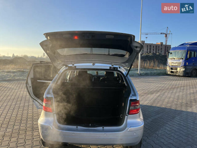 Серый Мерседес Б-класс, объемом двигателя 1.5 л и пробегом 224 тыс. км за 5999 $, фото 24 на Automoto.ua