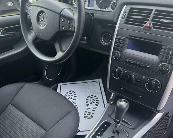 Сірий Мерседес Б-клас, об'ємом двигуна 1.5 л та пробігом 272 тис. км за 6999 $, фото 5 на Automoto.ua