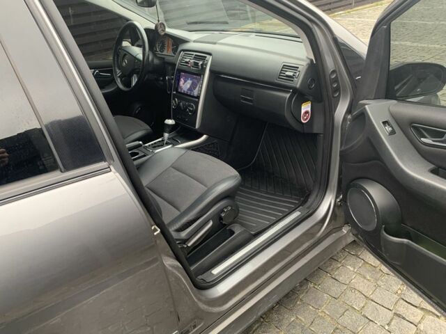 Сірий Мерседес Б-клас, об'ємом двигуна 1.7 л та пробігом 228 тис. км за 6500 $, фото 3 на Automoto.ua