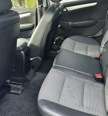 Серый Мерседес Б-класс, объемом двигателя 2 л и пробегом 273 тыс. км за 5500 $, фото 21 на Automoto.ua