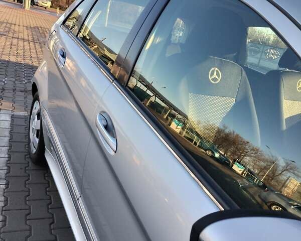 Серый Мерседес Б-класс, объемом двигателя 1.7 л и пробегом 231 тыс. км за 6500 $, фото 3 на Automoto.ua