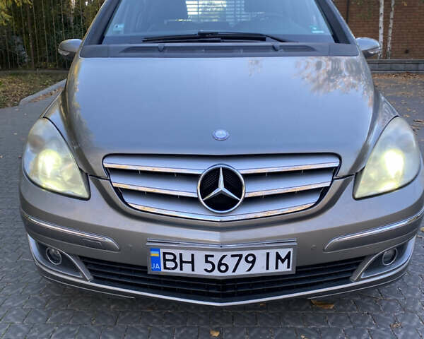 Серый Мерседес Б-класс, объемом двигателя 1.99 л и пробегом 197 тыс. км за 6500 $, фото 1 на Automoto.ua