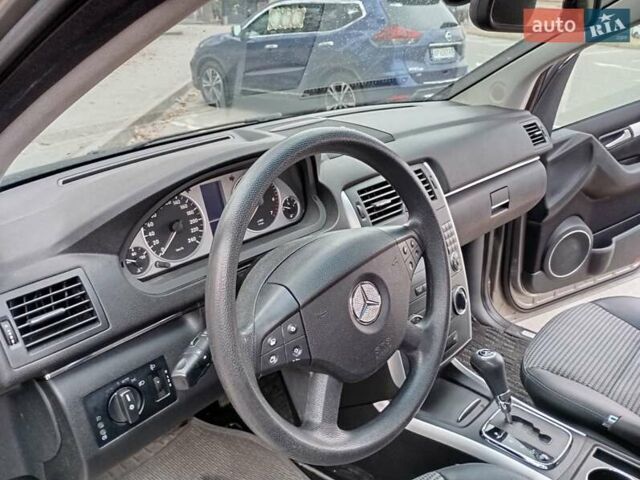 Сірий Мерседес Б-клас, об'ємом двигуна 2.04 л та пробігом 160 тис. км за 7500 $, фото 4 на Automoto.ua