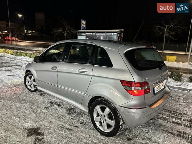 Серый Мерседес Б-класс, объемом двигателя 2.03 л и пробегом 202 тыс. км за 5999 $, фото 2 на Automoto.ua