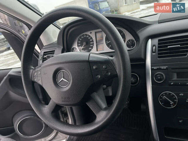Сірий Мерседес Б-клас, об'ємом двигуна 1.7 л та пробігом 235 тис. км за 6950 $, фото 71 на Automoto.ua