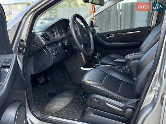 Серый Мерседес Б-класс, объемом двигателя 2 л и пробегом 267 тыс. км за 6600 $, фото 7 на Automoto.ua