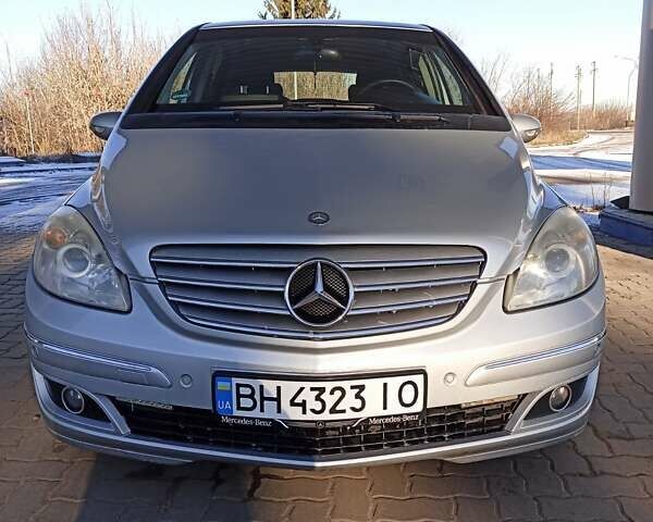 Серый Мерседес Б-класс, объемом двигателя 2 л и пробегом 245 тыс. км за 6700 $, фото 3 на Automoto.ua