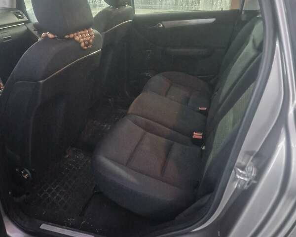 Сірий Мерседес Б-клас, об'ємом двигуна 2.03 л та пробігом 200 тис. км за 5700 $, фото 10 на Automoto.ua