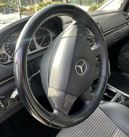 Серый Мерседес Б-класс, объемом двигателя 2 л и пробегом 273 тыс. км за 5500 $, фото 17 на Automoto.ua