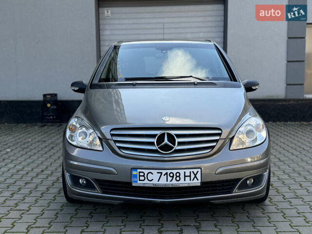 Серый Мерседес Б-класс, объемом двигателя 2 л и пробегом 267 тыс. км за 6600 $, фото 2 на Automoto.ua