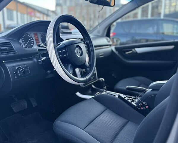 Сірий Мерседес Б-клас, об'ємом двигуна 2.04 л та пробігом 262 тис. км за 6500 $, фото 9 на Automoto.ua