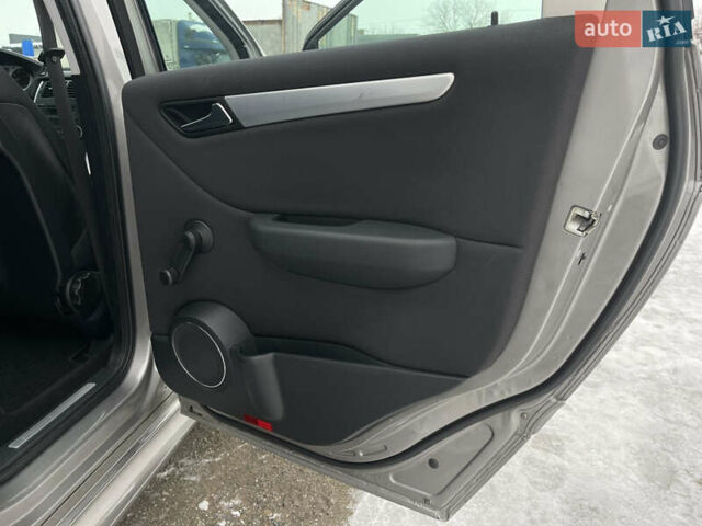 Сірий Мерседес Б-клас, об'ємом двигуна 1.7 л та пробігом 235 тис. км за 6950 $, фото 67 на Automoto.ua