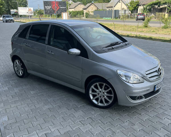 Серый Мерседес Б-класс, объемом двигателя 1.99 л и пробегом 220 тыс. км за 5900 $, фото 1 на Automoto.ua