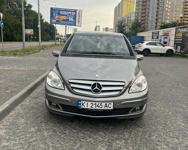 Сірий Мерседес Б-клас, об'ємом двигуна 2.03 л та пробігом 265 тис. км за 7900 $, фото 1 на Automoto.ua