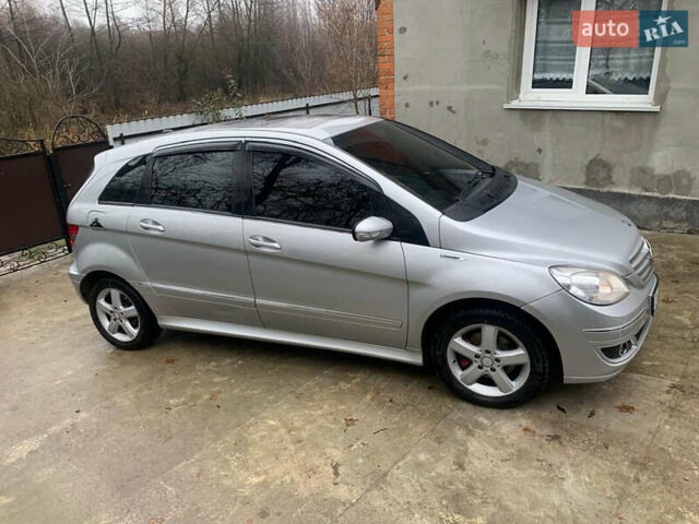 Серый Мерседес Б-класс, объемом двигателя 2 л и пробегом 306 тыс. км за 6200 $, фото 2 на Automoto.ua