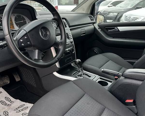 Сірий Мерседес Б-клас, об'ємом двигуна 2 л та пробігом 230 тис. км за 6300 $, фото 18 на Automoto.ua