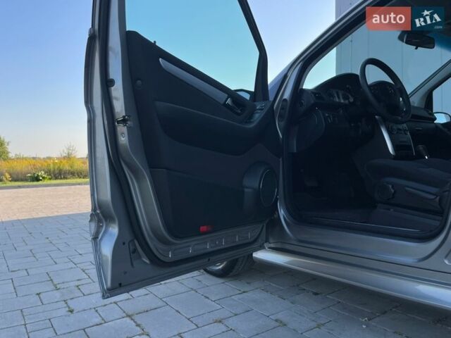 Сірий Мерседес Б-клас, об'ємом двигуна 1.7 л та пробігом 235 тис. км за 6850 $, фото 52 на Automoto.ua