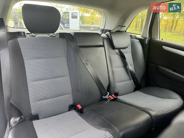 Сірий Мерседес Б-клас, об'ємом двигуна 2 л та пробігом 210 тис. км за 6200 $, фото 3 на Automoto.ua