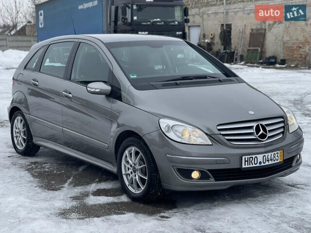 Сірий Мерседес Б-клас, об'ємом двигуна 1.7 л та пробігом 235 тис. км за 6950 $, фото 4 на Automoto.ua