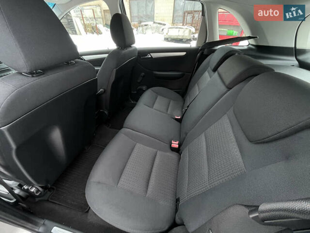 Сірий Мерседес Б-клас, об'ємом двигуна 1.7 л та пробігом 235 тис. км за 6950 $, фото 52 на Automoto.ua