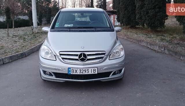 Серый Мерседес Б-класс, объемом двигателя 1.7 л и пробегом 201 тыс. км за 5000 $, фото 7 на Automoto.ua