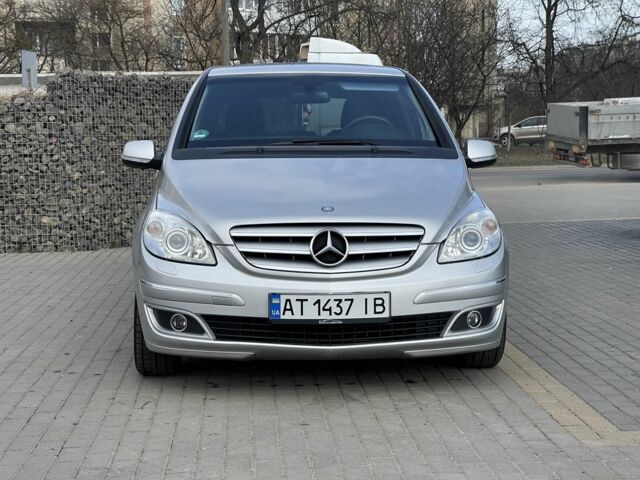 Сірий Мерседес Б-клас, об'ємом двигуна 2 л та пробігом 276 тис. км за 6500 $, фото 2 на Automoto.ua
